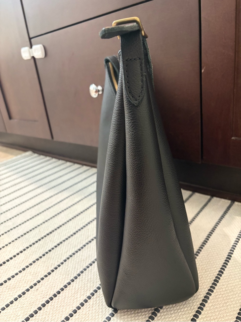 Portland Leather | Large Aspen + sidekick zip pouch | Black - Picture 6 of 17